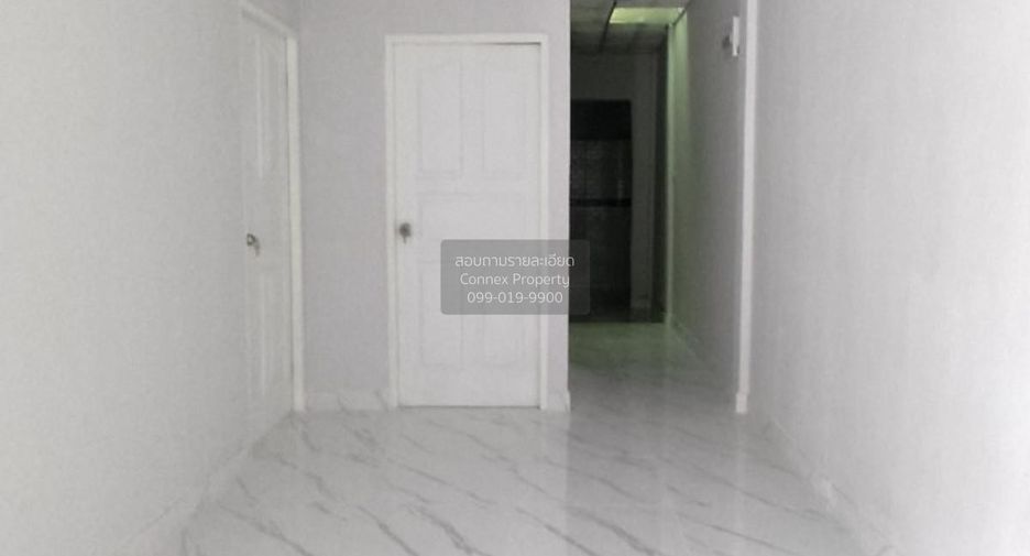 Casa adosada en venta de 2 habitaciones en Lam Luk Ka, Pathum Thani