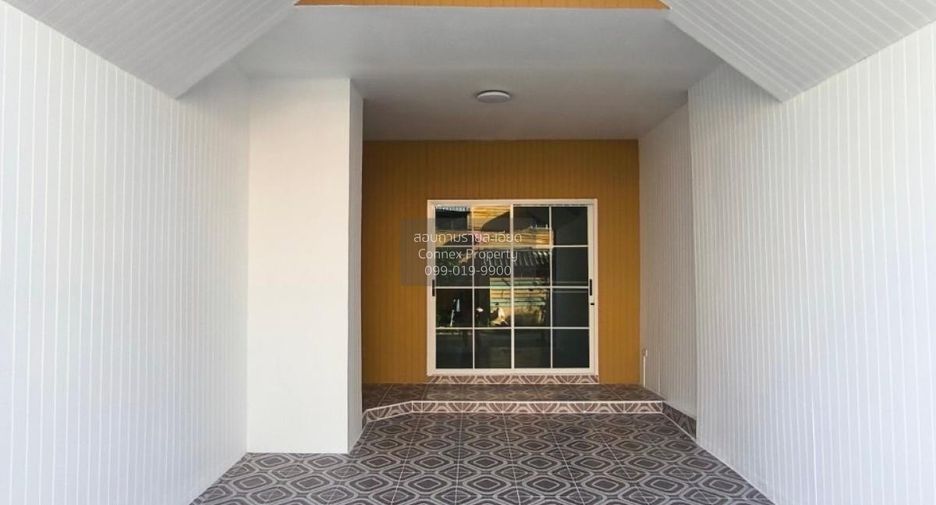 Casa adosada en venta de 3 habitaciones en Lam Luk Ka, Pathum Thani