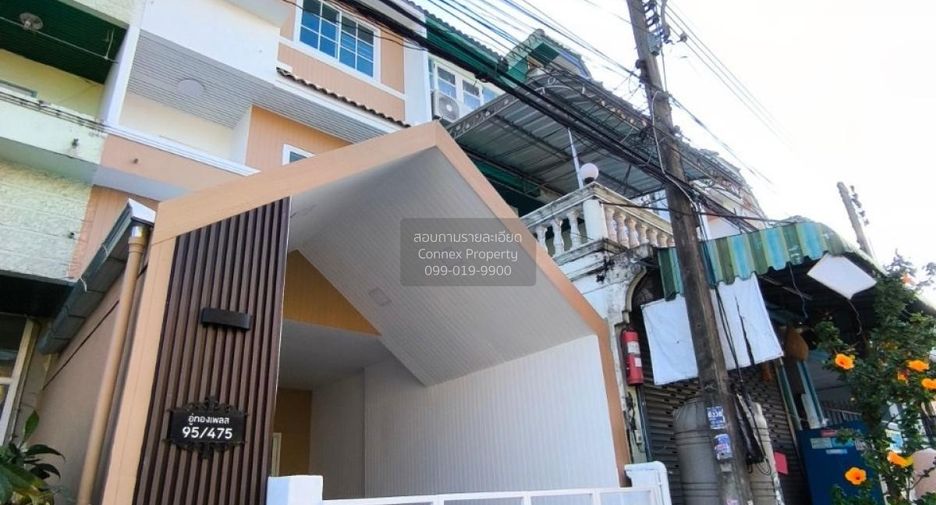 Casa adosada en venta de 3 habitaciones en Lam Luk Ka, Pathum Thani