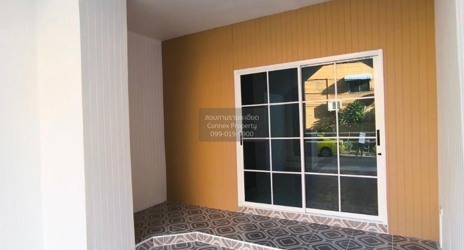Casa adosada en venta de 3 habitaciones en Lam Luk Ka, Pathum Thani