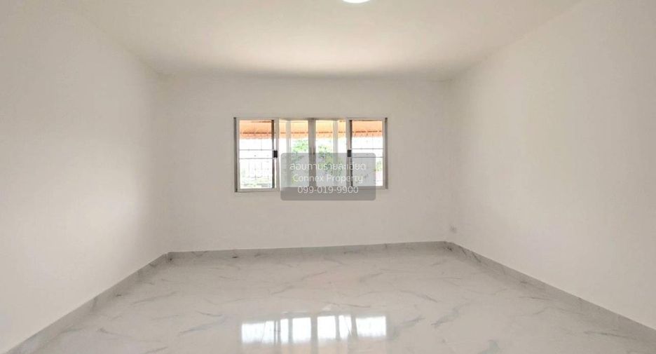 For sale 2 bedrooms townhouse in Lam Luk Ka, Pathum Thani