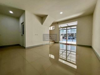 Reihenhaus zum Kauf mit 3 Zimmer in Phra Pradaeng, Samut Prakan