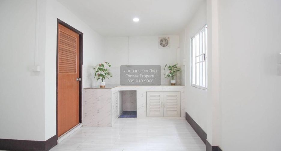 À vendre 2 chambres maison de ville à Thawi Watthana, Bangkok