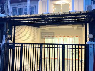 For sale 2 bedrooms townhouse in Mueang Nonthaburi, Nonthaburi