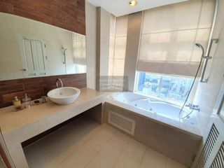 For sale 3 bedrooms condo in Ratchathewi, Bangkok