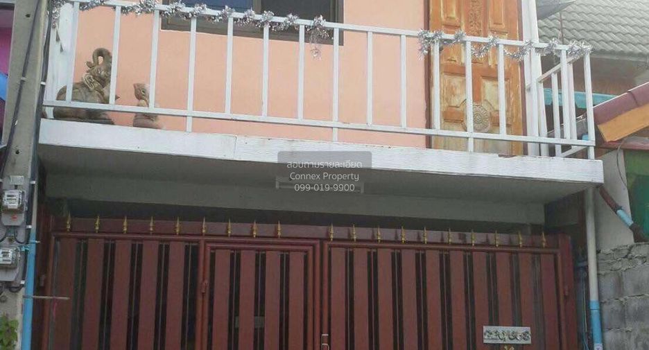 À vendre 3 chambres maison de ville à Phra Samut Chedi, Samut Prakan