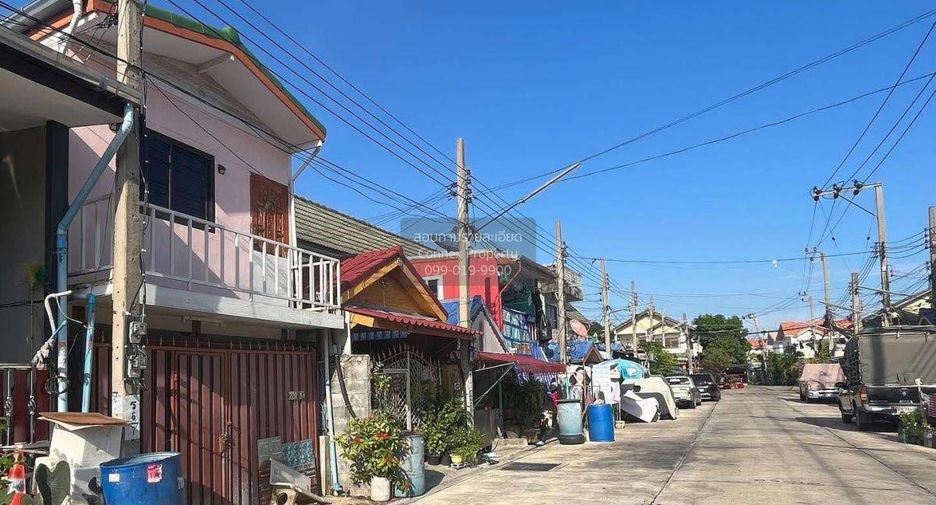 À vendre 3 chambres maison de ville à Phra Samut Chedi, Samut Prakan