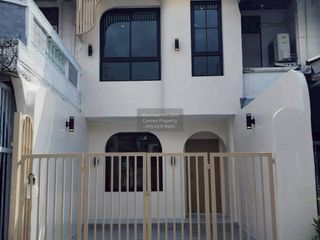 Casa adosada en venta de 2 habitaciones en Wang Thonglang, Bangkok