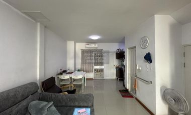 For sale 5 bedrooms townhouse in Mueang Nonthaburi, Nonthaburi