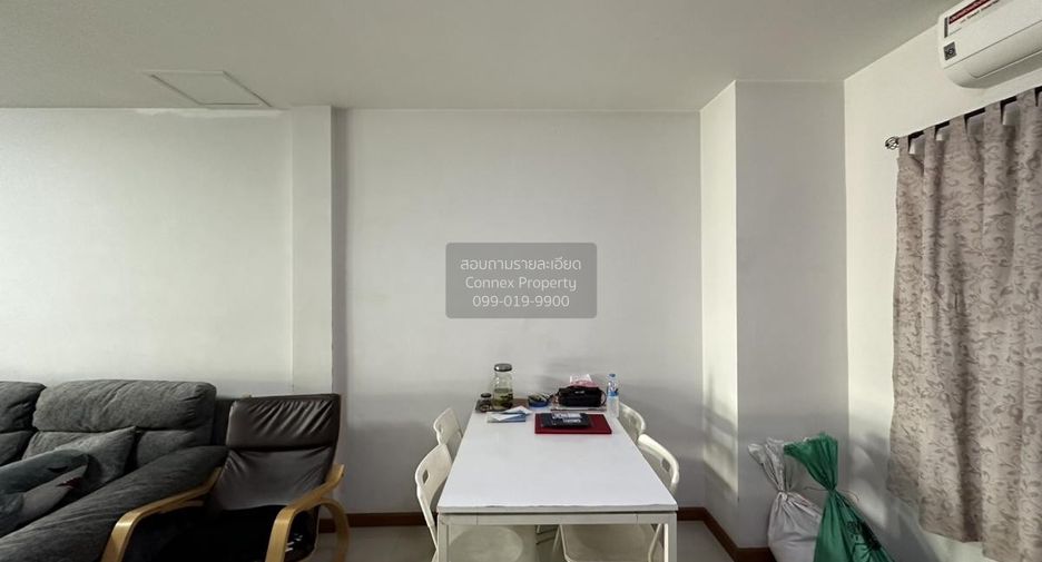 For sale 5 bedrooms townhouse in Mueang Nonthaburi, Nonthaburi