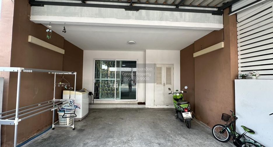For sale 5 bedrooms townhouse in Mueang Nonthaburi, Nonthaburi