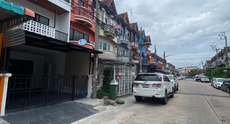 Casa adosada en venta de 5 habitaciones en Nong Khaem, Bangkok