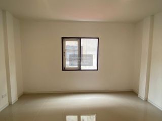 Casa adosada en venta de 5 habitaciones en Nong Khaem, Bangkok