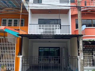 Casa adosada en venta de 5 habitaciones en Nong Khaem, Bangkok