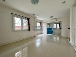 Casa en venta de 4 habitaciones en Bang Khen, Bangkok