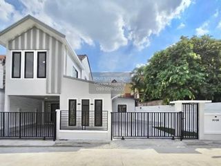 For sale 4 bedrooms townhouse in Mueang Nonthaburi, Nonthaburi