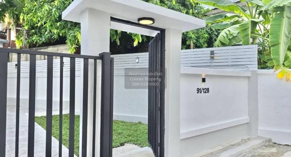 For sale 4 bedrooms townhouse in Mueang Nonthaburi, Nonthaburi