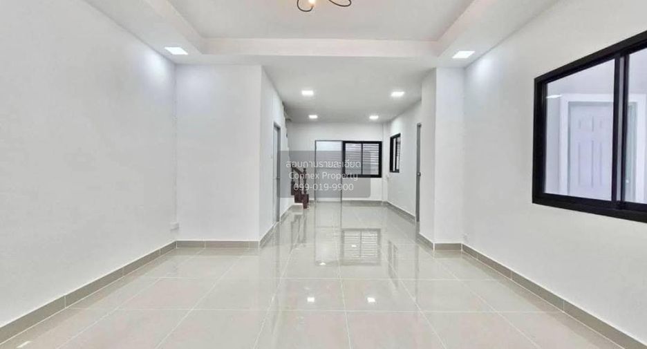 For sale 4 bedrooms townhouse in Mueang Nonthaburi, Nonthaburi