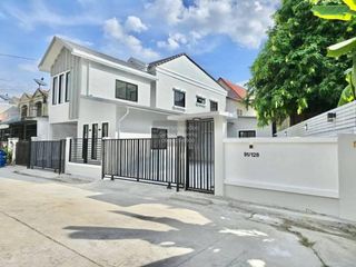 For sale 4 bedrooms townhouse in Mueang Nonthaburi, Nonthaburi