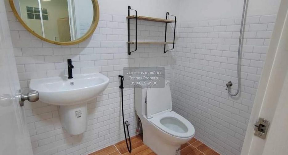 For sale 3 bedrooms townhouse in Mueang Samut Prakan, Samut Prakan