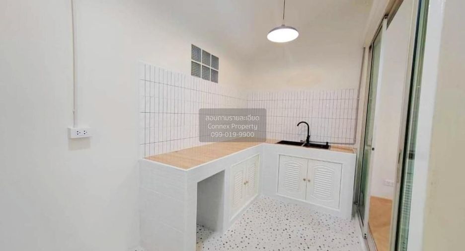 For sale 3 bedrooms townhouse in Mueang Samut Prakan, Samut Prakan