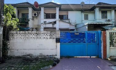 Casa adosada en venta de 3 habitaciones en Bang Sue, Bangkok