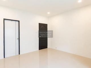 For sale 3 bedrooms townhouse in Thung Khru, Bangkok