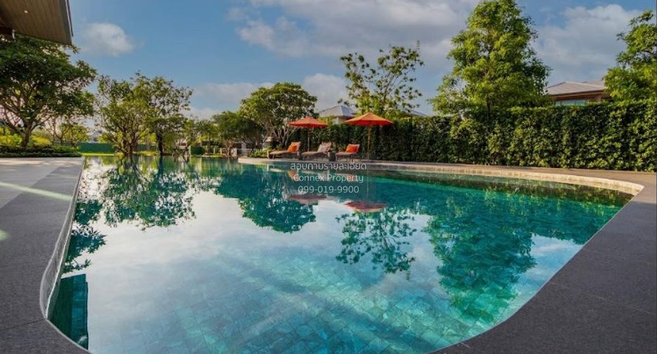 For sale 4 bedrooms house in Bang Kapi, Bangkok