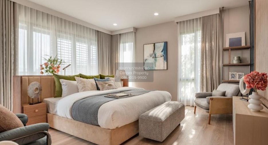 For sale 4 bedrooms house in Bang Kapi, Bangkok
