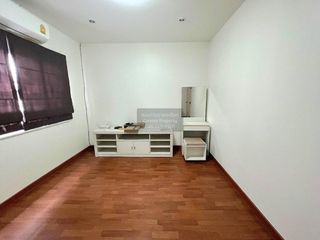 Casa adosada en venta de 4 habitaciones en Bang Yai, Nonthaburi