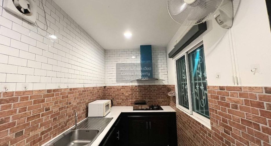 Casa adosada en venta de 4 habitaciones en Bang Yai, Nonthaburi