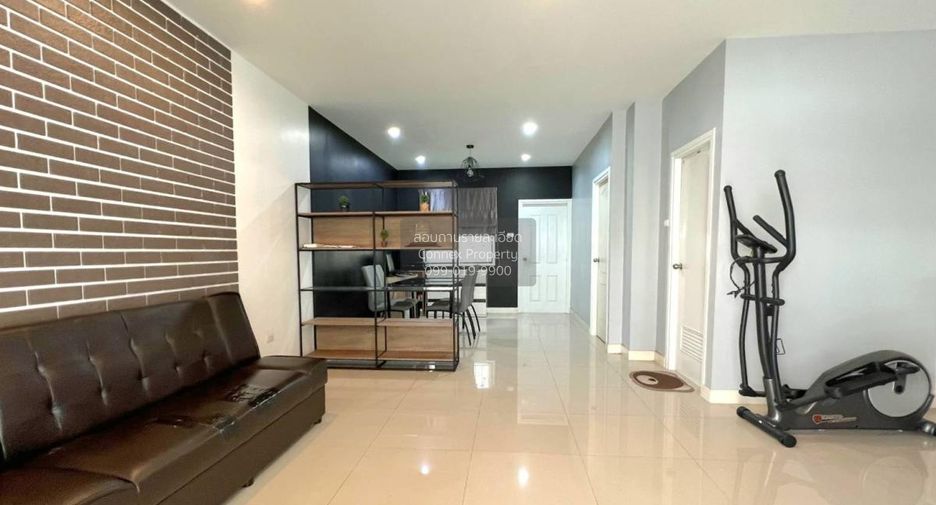 Casa adosada en venta de 4 habitaciones en Bang Yai, Nonthaburi