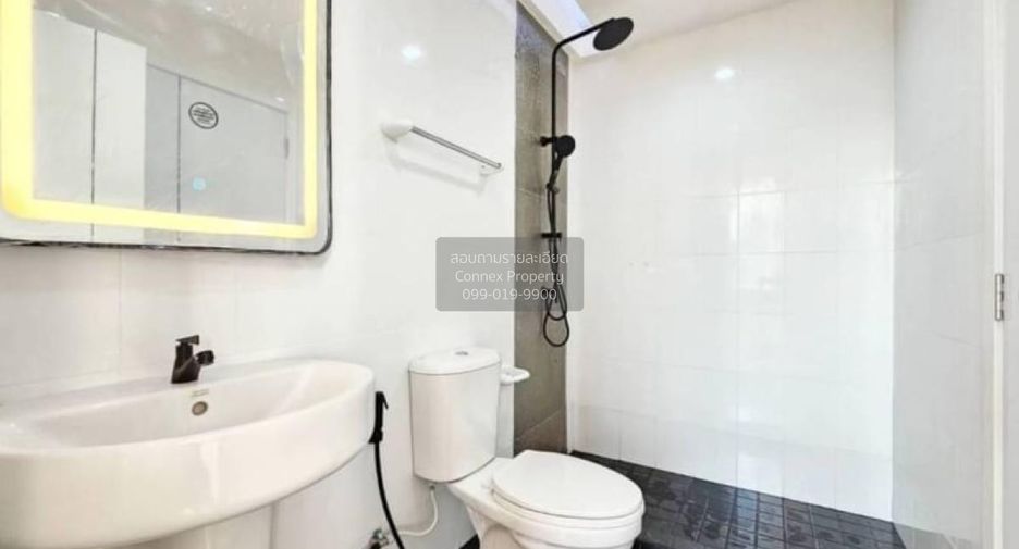 For sale 3 ベッドルーム townhouse in Thawi Watthana, Bangkok