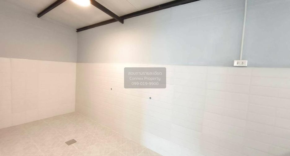 For sale 3 bedrooms townhouse in Mueang Samut Prakan, Samut Prakan