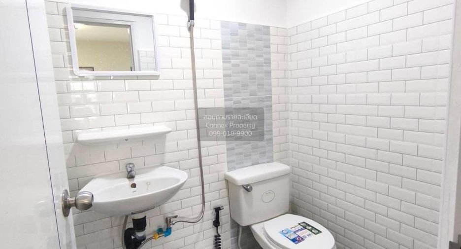 For sale 3 bedrooms townhouse in Mueang Samut Prakan, Samut Prakan