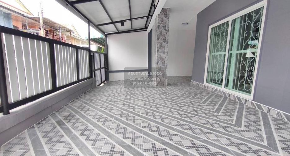 For sale 3 bedrooms townhouse in Mueang Samut Prakan, Samut Prakan