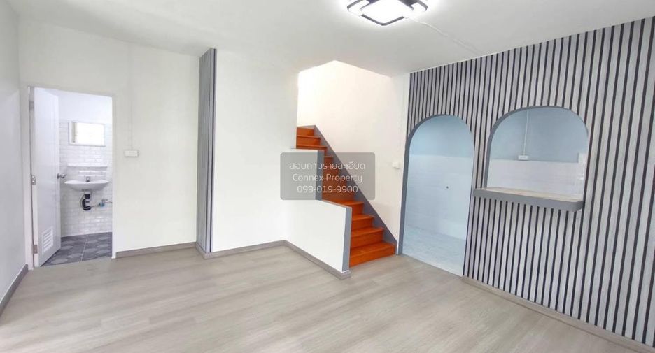 For sale 3 bedrooms townhouse in Mueang Samut Prakan, Samut Prakan