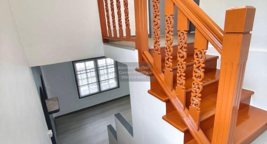 For sale 3 bedrooms townhouse in Mueang Samut Prakan, Samut Prakan
