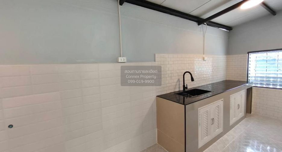For sale 3 bedrooms townhouse in Mueang Samut Prakan, Samut Prakan