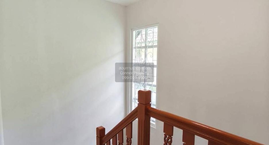 For sale 3 bedrooms townhouse in Mueang Samut Prakan, Samut Prakan