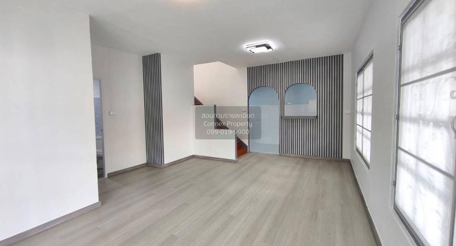 For sale 3 bedrooms townhouse in Mueang Samut Prakan, Samut Prakan