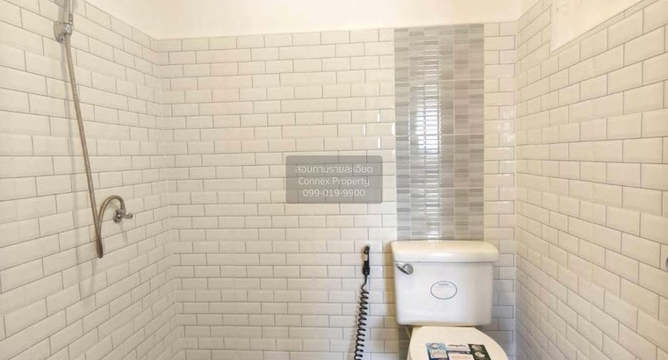 For sale 3 bedrooms townhouse in Mueang Samut Prakan, Samut Prakan