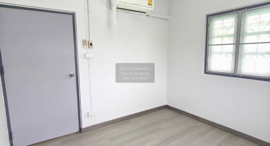 For sale 3 bedrooms townhouse in Mueang Samut Prakan, Samut Prakan