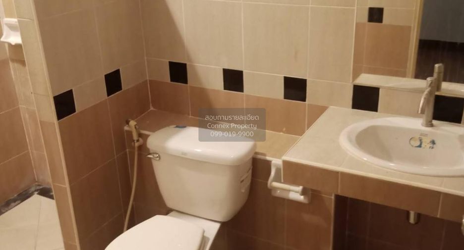 For sale 2 bedrooms townhouse in Mueang Samut Prakan, Samut Prakan