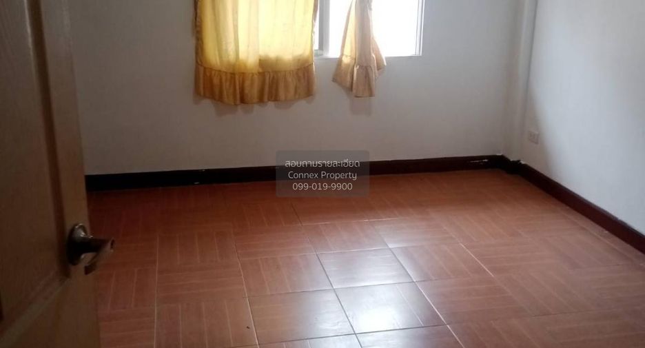 For sale 2 bedrooms townhouse in Mueang Samut Prakan, Samut Prakan