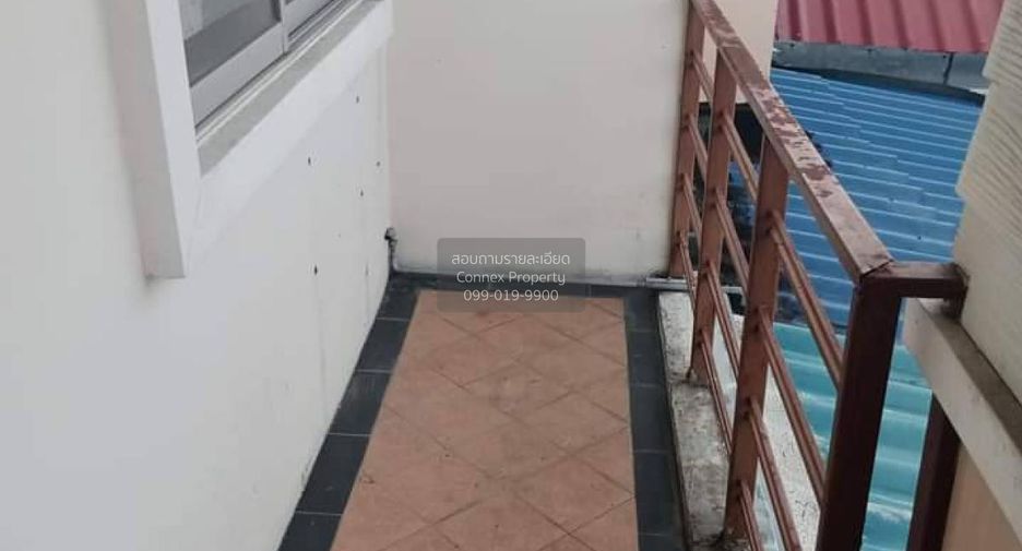 For sale 2 bedrooms townhouse in Mueang Samut Prakan, Samut Prakan