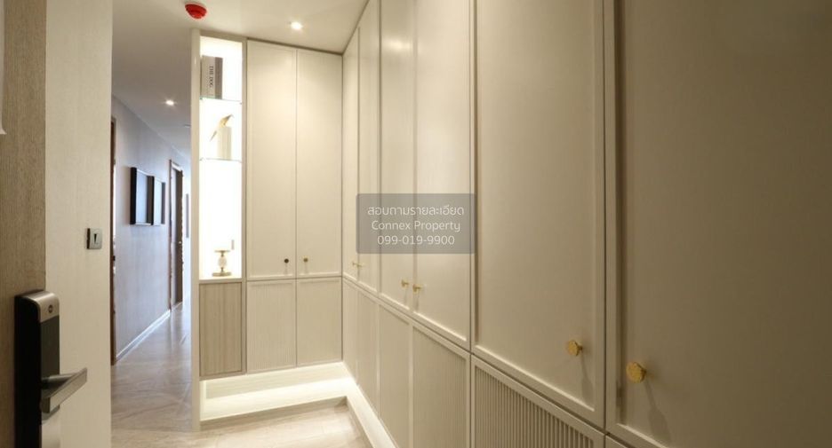 For sale 2 bedrooms condo in Huai Khwang, Bangkok
