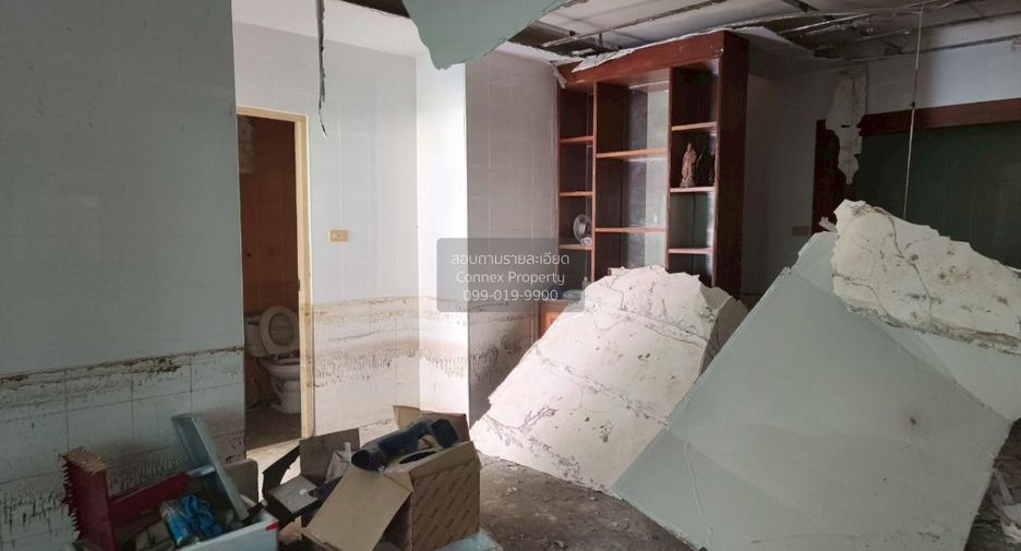 For sale 6 bedrooms house in Nakhon Chai Si, Nakhon Pathom