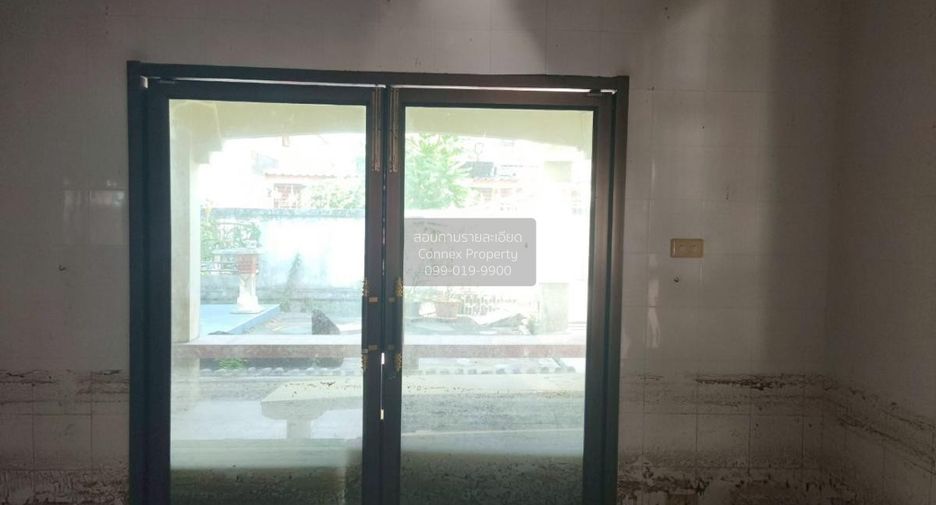 For sale 6 bedrooms house in Nakhon Chai Si, Nakhon Pathom