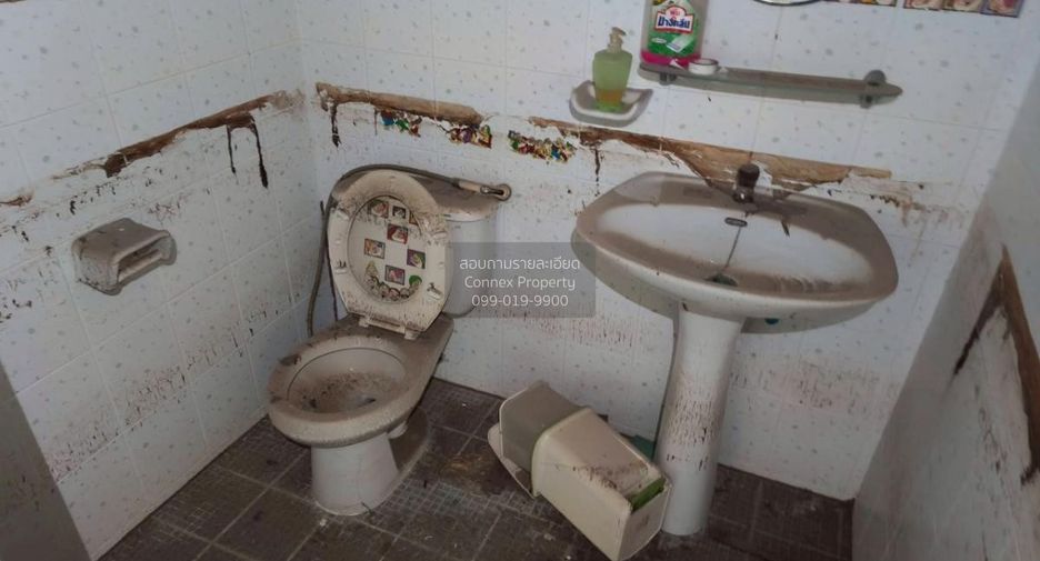 For sale 6 bedrooms house in Nakhon Chai Si, Nakhon Pathom